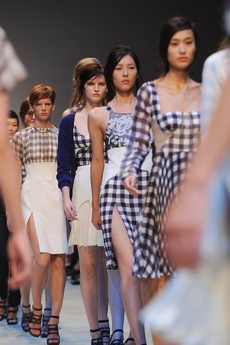 Christopher Kane Sends Out Gingham Girls for Spring 2010