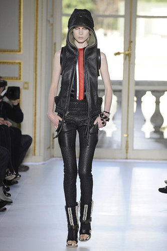 Balenciaga Aims to Go Thorougly Modern for Spring 2010 Balenciaga Aims to Go Thorougly Modern for Spring 2010