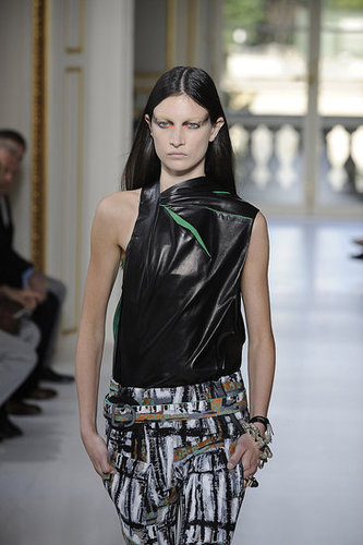 Balenciaga Aims to Go Thorougly Modern for Spring 2010 Balenciaga Aims to Go Thorougly Modern for Spring 2010