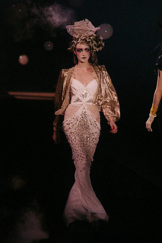 John Galliano Harks Back to Fading Film Stars for Spring 2010 John Galliano Harks Back to Fading Film Stars for Spring 2010