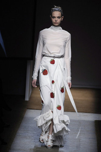 Stefano Pilati Is Seeing Strawberries, Knee Slits for Yves Saint Laurent Spring 2010 Stefano Pilati Is Seeing Strawberries, Knee Slits for Yves Saint Laurent Spring 2010