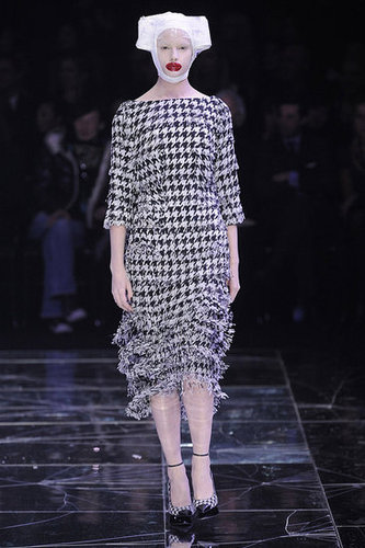 Paris Fashion Week: Alexander McQueen Fall 2009 Paris Fashion Week: Alexander McQueen Fall 2009