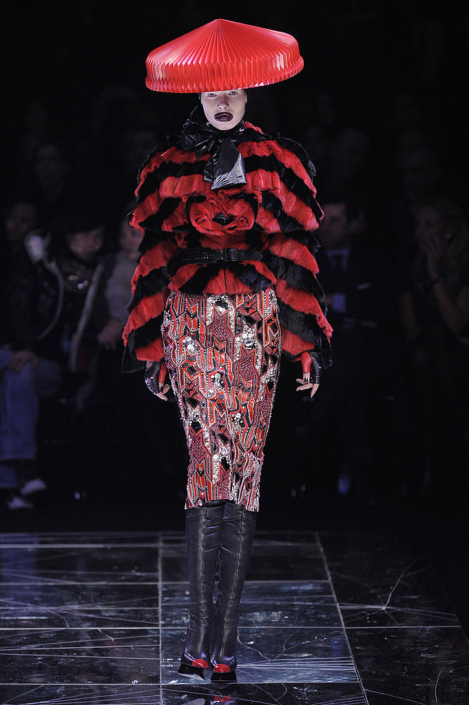 Paris Fashion Week: Alexander McQueen Fall 2009 Paris Fashion Week: Alexander McQueen Fall 2009