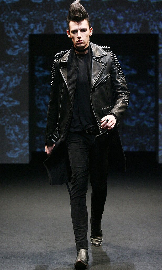Japan Fashion Week: Gut's Dynamite Cabarets Fall 2009 Japan Fashion Week: Gut's Dynamite Cabarets Fall 2009
