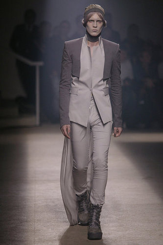 Paris Fashion Week: Gareth Pugh Spring 2010 Paris Fashion Week: Gareth Pugh Spring 2010