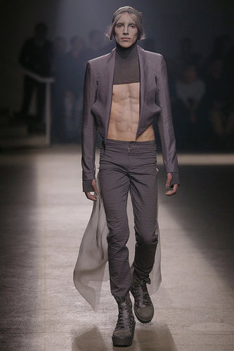 Paris Fashion Week: Gareth Pugh Spring 2010 Paris Fashion Week: Gareth Pugh Spring 2010