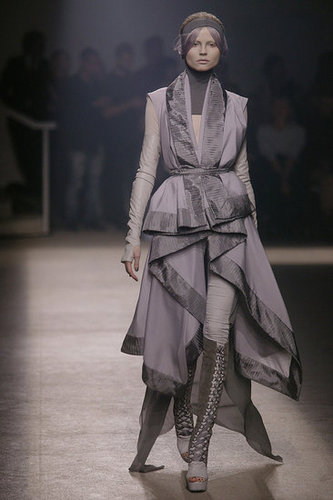 Paris Fashion Week: Gareth Pugh Spring 2010 Paris Fashion Week: Gareth Pugh Spring 2010