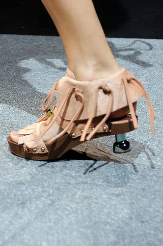 Paris Fashion Week: Louis Vuitton Spring 2010 Paris Fashion Week: Louis Vuitton Spring 2010