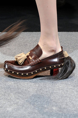 Paris Fashion Week: Louis Vuitton Spring 2010 Paris Fashion Week: Louis Vuitton Spring 2010