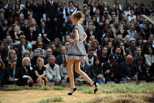 Paris Fashion Week: Chanel Spring 2010 Paris Fashion Week: Chanel Spring 2010