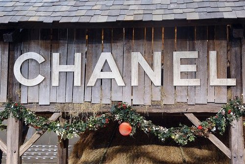 Paris Fashion Week: Chanel Spring 2010 Paris Fashion Week: Chanel Spring 2010