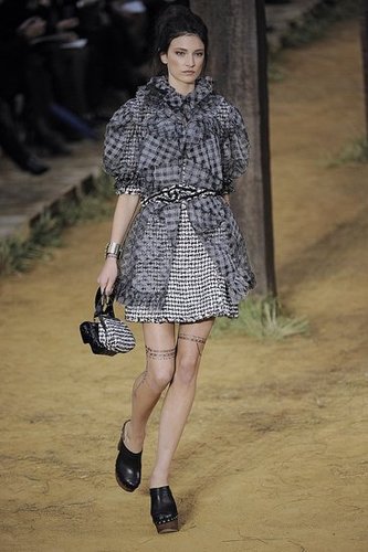 Paris Fashion Week: Chanel Spring 2010 Paris Fashion Week: Chanel Spring 2010