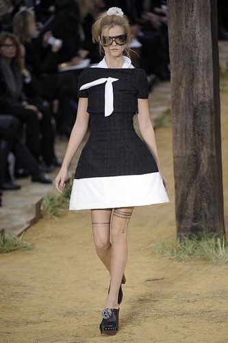 Paris Fashion Week: Chanel Spring 2010 Paris Fashion Week: Chanel Spring 2010