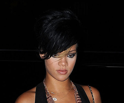 Rihanna's Blond-Streaked Bangs Rihanna's Blond-Streaked Bangs