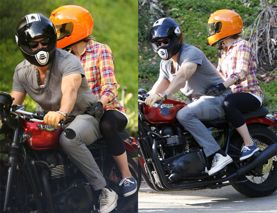 Photos of Ryan Reynolds and Scarlett Johansson Photos of Ryan Reynolds and Scarlett Johansson