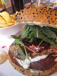 Tips For Finding Cheap Food While Traveling
