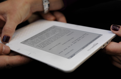 Amazon Kindle 2 Price Drops Down to $300