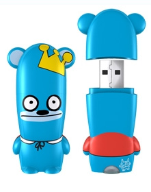 Mimobot — Bossy Bear by David Horvath