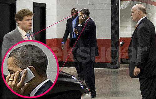 Spotted: Barack Obama Using His BlackBerry!