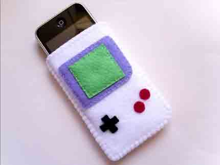 Felt Gameboy iPhone Case Is Retro Chic 