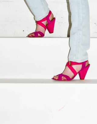 Online Sale Alert! 304050 Sale at Oak 