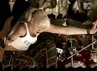 FABTV: No Doubt "Spiderwebs"