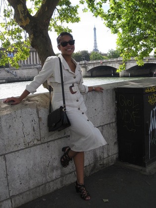 Look of the Day: Parisian Chic