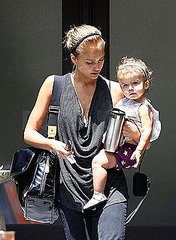 Celebrity Diaper Bags on Diaper Bags Latest News  Photos And Videos   Lilsugar Page 3