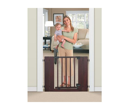 Summer Infant Deluxe Wood Walk-Thru Gate