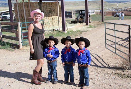 Photos of Kate Gosselin and Her Sons on Dude Ranch 2009-08-31 16:27:11