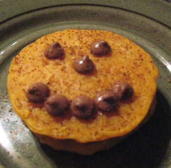 Delilicious: Jack-O'-Lantern Pumpkin Pancakes Delilicious: Jack-O'-Lantern Pumpkin Pancakes
