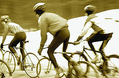 Working Out in Groups Increases Your Pain Threshold Working Out in Groups Increases Your Pain Threshold