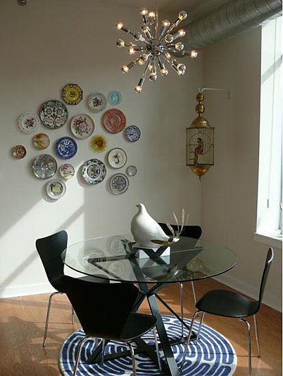 How-To: Decorate on the Cheap With Pretty Plates How-To: Decorate on the Cheap With Pretty Plates