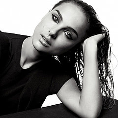Natalie Portman does Interview mag-sept 09
