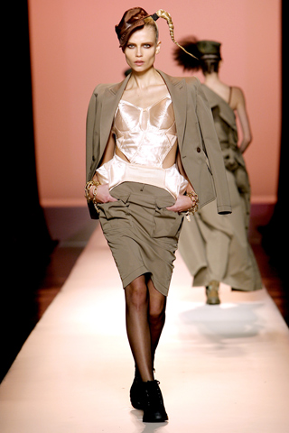 Jean Paul Gaultier spring 2010
Jean Paul Gaultier spring 2010
