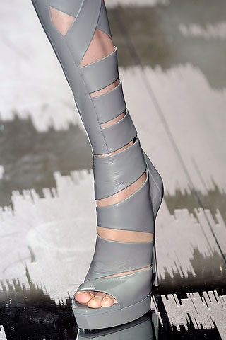 Gucci spring 2010
Gucci spring 2010