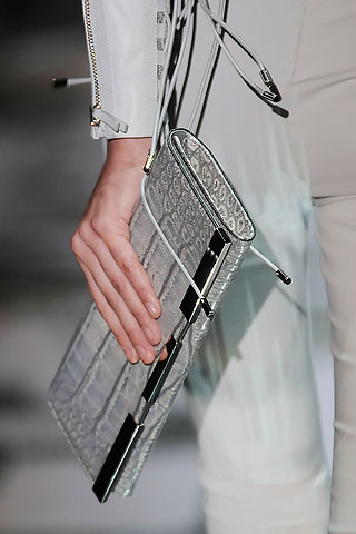 Gucci spring 2010
Gucci spring 2010