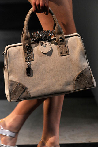 Prada spring 2010
Prada spring 2010