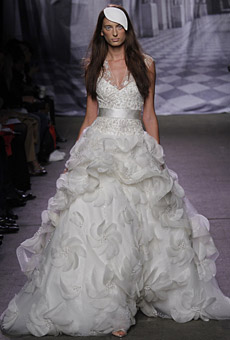 Monique Lhuillier Bridal Fall 2010 Monique Lhuillier Bridal Fall 2010