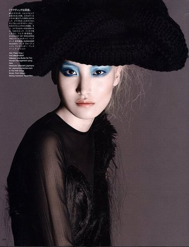 Vogue Nippon September 2009 by Francois Nars
Vogue Nippon September 2009 by Francois Nars