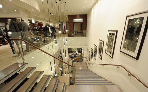 Banana Republic Breaks Down Massive New Store into Mini Boutiques Banana Republic Breaks Down Massive New Store into Mini Boutiques
