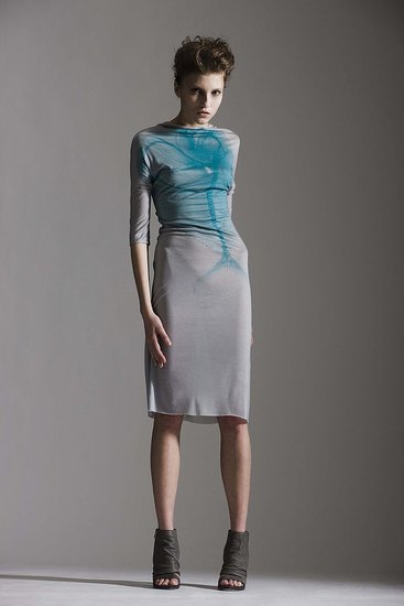 Shelly Steffee Perfects the Art of Multifunctional Fashion for Spring 2010 Shelly Steffee Perfects the Art of Multifunctional Fashion for Spring 2010
