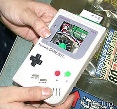Geek Puts Complete Computer In His Gameboy Geek Puts Complete Computer In His Gameboy