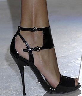 The Look For Less: Gucci Black Patent Sandals 