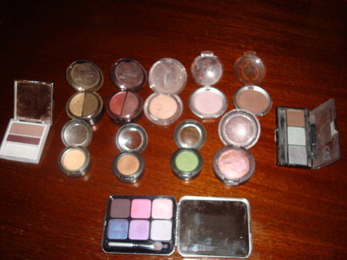 Whats in my make-up bags