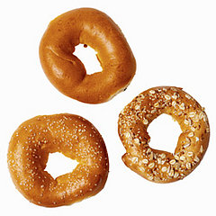 Bagel For Breakfast: What Should You Put on Top?