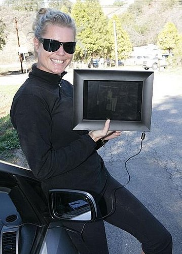 Rebecca Romijn Loves Her New Digital Picture Frame 