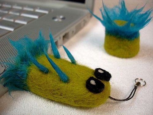 Gizzy the Data Worm: Totally Geeky or Geek Chic? 