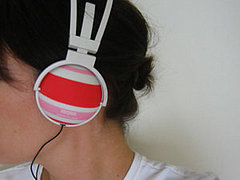 Earbuds vs. Headphones Debate
