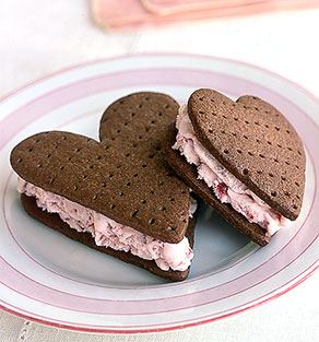 Make These Valentine's Day Treats for Your Sweetheart